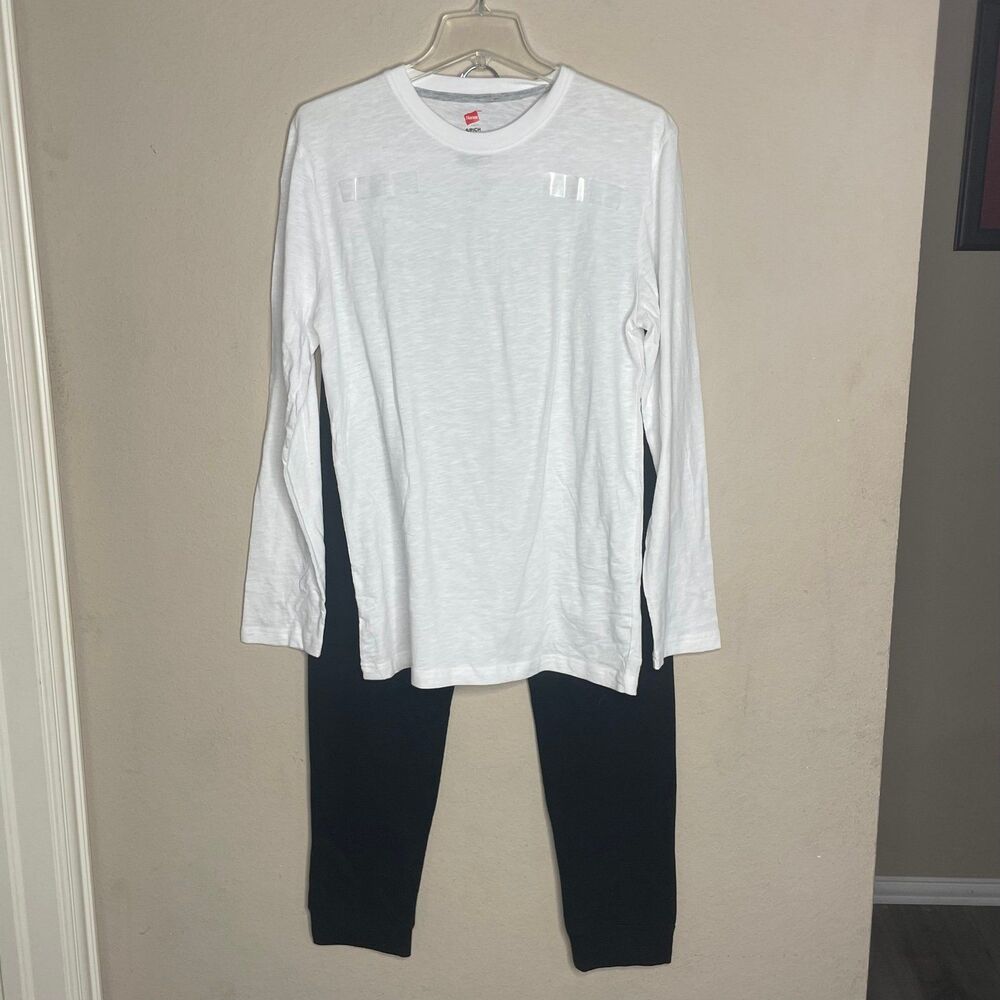 NWOT Hanes men’s size small pajama set